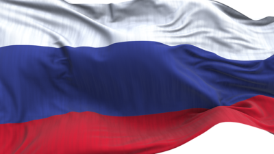En rysk flagga som vajar i vinden. Den har tre ränder på längden, den översta är vit, den i mitten är blå, och den längst ner är röd.