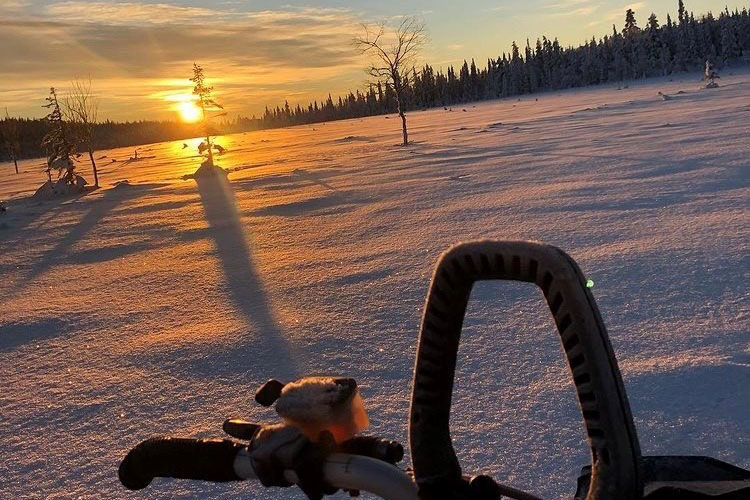 Solnedgång fotad från skotern.