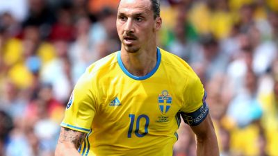 Zlatan Ibrahimovic i Sveriges matchtröja
